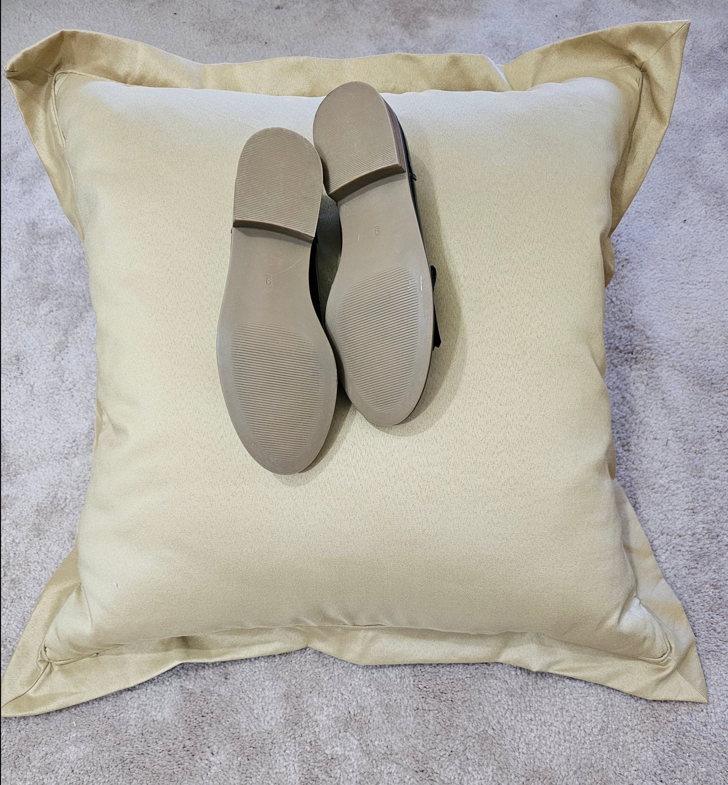 LIMELIGHT KILTIE Black Loafers with Tassels