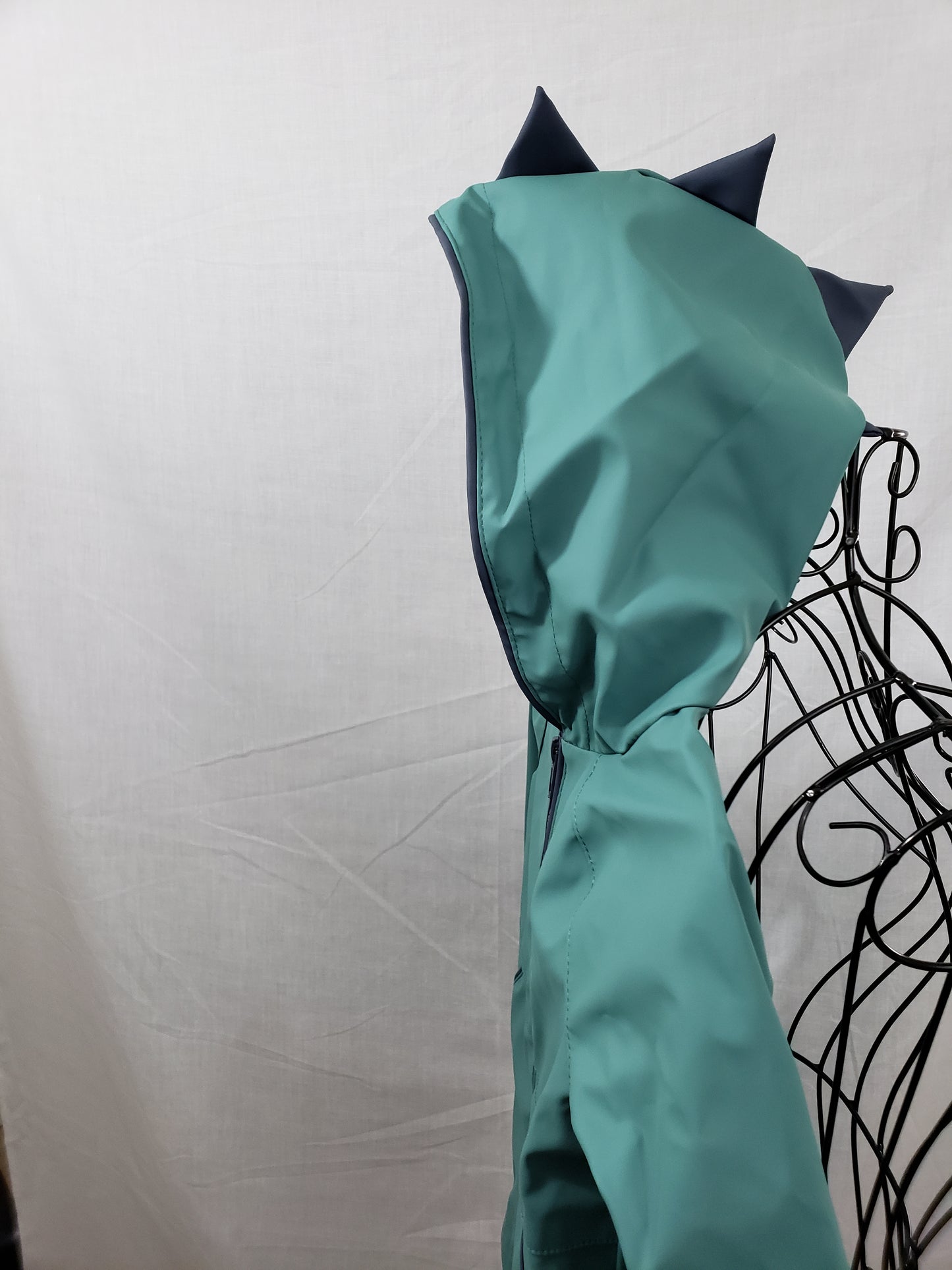 Tommy Bahama Dinosaur Raincoat with Hood and Sweatpants - New